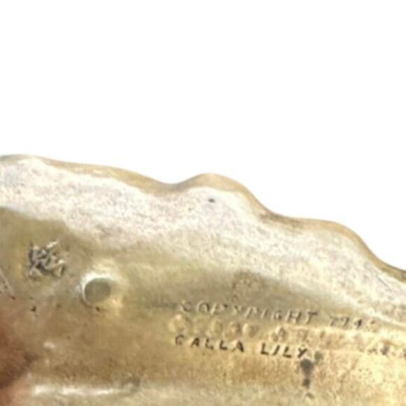 Virginia Metalcrafters Hand Cast Brass Signed 1940's Calla Lily leaf tray 8” - Picture 3 of 4